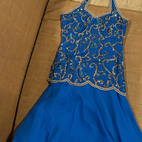 Beautiful long dress - Picture 2 of 4